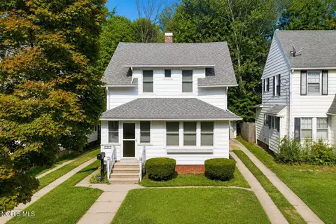 3718 Revere Dr, Toledo, OH 43612