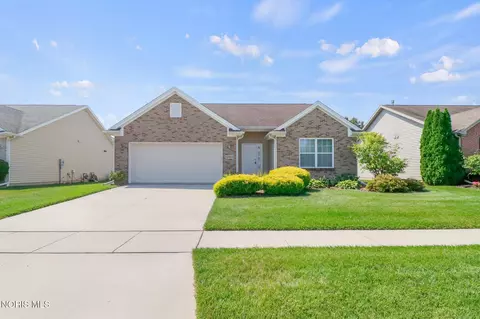 10919 S Lakes Dr, Perrysburg, OH 43551