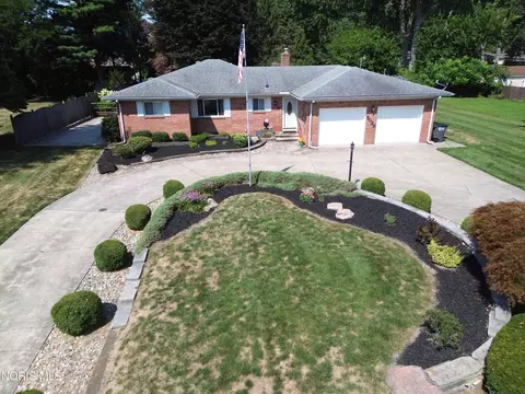 5029 Pawnee Rd, Toledo, OH 43613