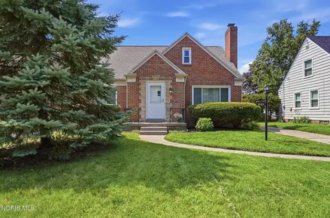 3023 Barrington Dr, Toledo, OH 43606