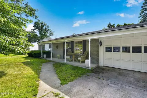 5323 Bentbrook Dr, Sylvania, OH 43560