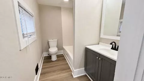 Bath - 406 N Cherry St, Paulding, OH 45879 photo 3 of 5