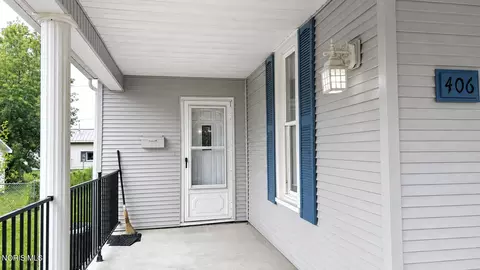 Exterior - 406 N Cherry St, Paulding, OH 45879 photo 2 of 7