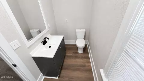Bath - 406 N Cherry St, Paulding, OH 45879 photo 2 of 5