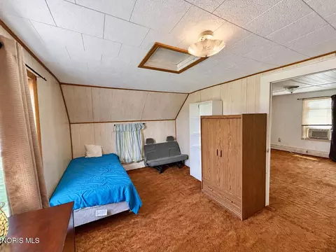 Bedroom - 906 W Wayne St, Paulding, OH 45879 photo 4 of 6
