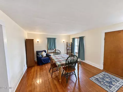 Dining - 906 W Wayne St, Paulding, OH 45879 photo 2 of 2