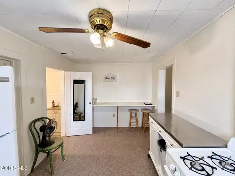 Kitchen - 906 W Wayne St, Paulding, OH 45879 photo 4 of 4