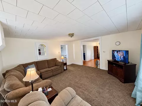Living - 906 W Wayne St, Paulding, OH 45879 photo 2 of 2