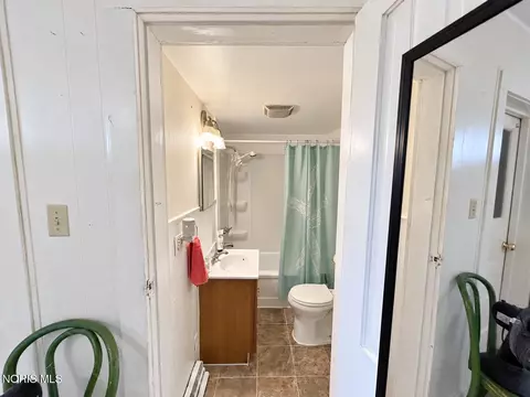 Bath - 906 W Wayne St, Paulding, OH 45879 photo 1 of 1
