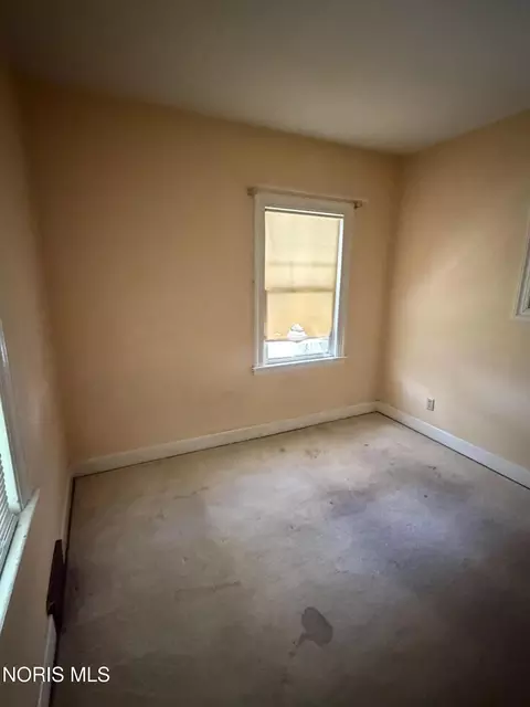Bedroom - 614 Wamba Ave, Toledo, OH 43607 photo 4 of 4