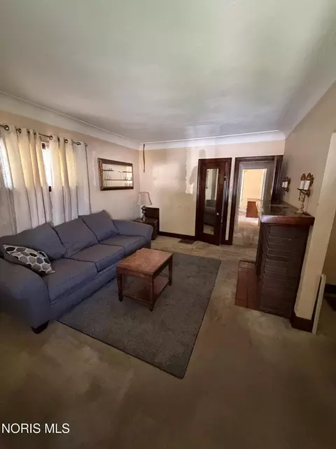 Living - 614 Wamba Ave, Toledo, OH 43607 photo 1 of 1