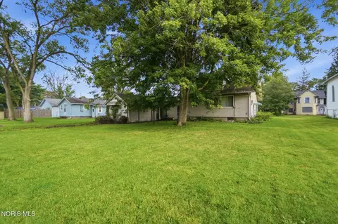 Exterior - 507 W Perry St, Paulding, OH 45879 photo 4 of 9