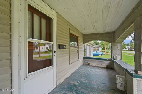 Exterior - 507 W Perry St, Paulding, OH 45879 photo 2 of 9