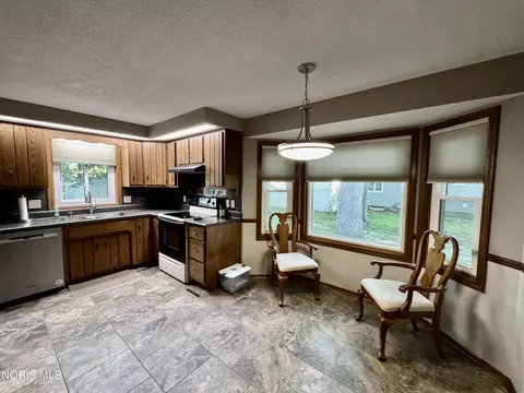 Kitchen - 113 Scott Dr, Bryan, OH 43506 photo 3 of 3