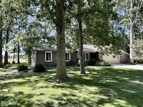 Exterior - 113 Scott Dr, Bryan, OH 43506 photo 6 of 11