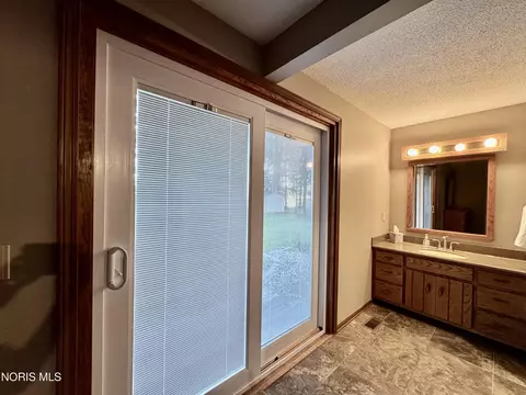 Bath - 113 Scott Dr, Bryan, OH 43506 photo 2 of 5