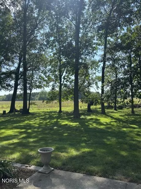 Exterior - 113 Scott Dr, Bryan, OH 43506 photo 10 of 11