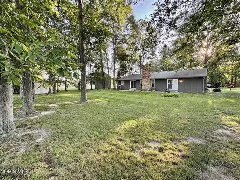 Exterior - 113 Scott Dr, Bryan, OH 43506 photo 9 of 11