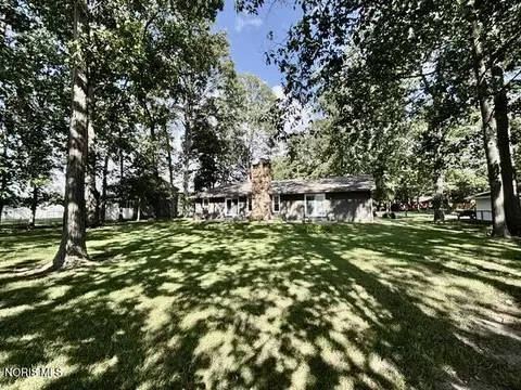 Exterior - 113 Scott Dr, Bryan, OH 43506 photo 3 of 11