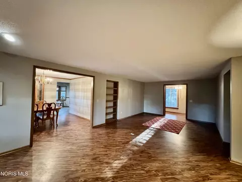 Living - 113 Scott Dr, Bryan, OH 43506 photo 4 of 5