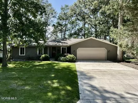 Exterior - 113 Scott Dr, Bryan, OH 43506 photo 7 of 11