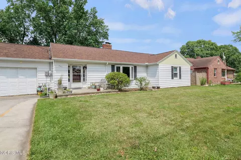 Exterior - 246 Eagle St, Findlay, OH 45840 photo 2 of 10