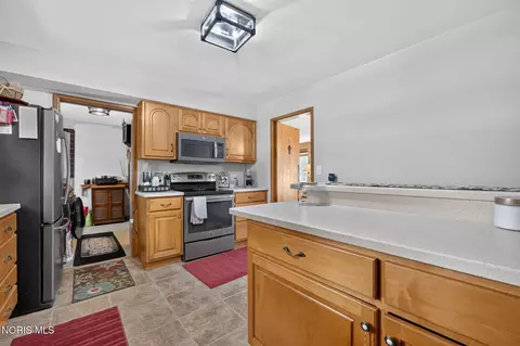 Kitchen - 246 Eagle St, Findlay, OH 45840 photo 2 of 5