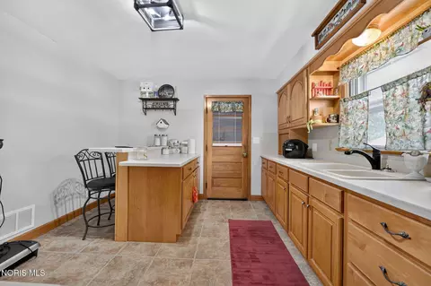 Kitchen - 246 Eagle St, Findlay, OH 45840 photo 5 of 5