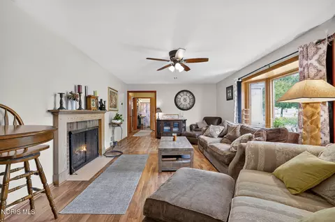 Living - 246 Eagle St, Findlay, OH 45840 photo 1 of 4