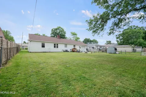 Exterior - 246 Eagle St, Findlay, OH 45840 photo 8 of 10