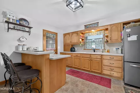 Kitchen - 246 Eagle St, Findlay, OH 45840 photo 3 of 5