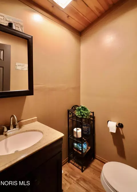 Bath - 825 Secor Rd, Toledo, OH 43607 photo 1 of 6