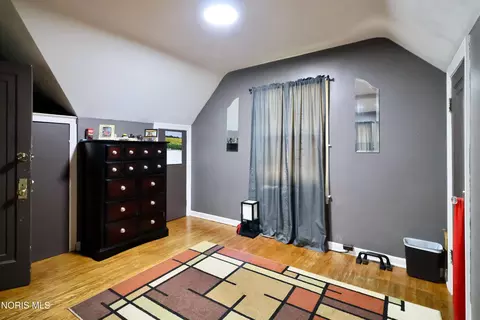 Bedroom - 825 Secor Rd, Toledo, OH 43607 photo 2 of 8