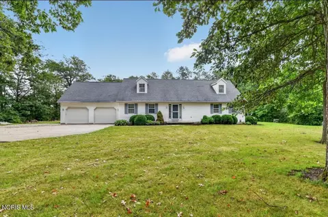 8015 Stever Rd, Defiance, OH 43512
