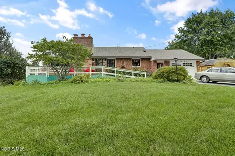 31140 N Fostoria Rd, Curtice, OH 43412