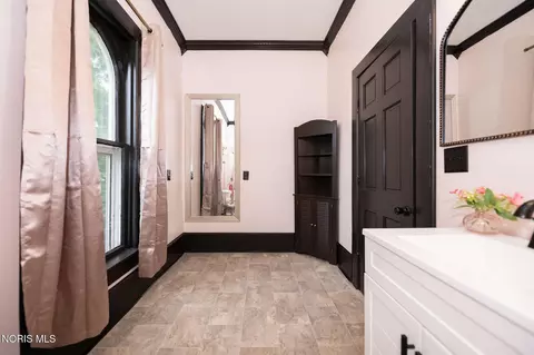 Bath - 259 W Patterson St, Dunkirk, OH 45836 photo 2 of 2