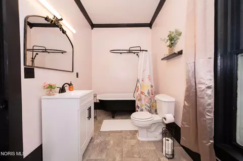 Bath - 259 W Patterson St, Dunkirk, OH 45836 photo 1 of 2