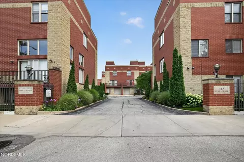 145 S Saint Clair St, Toledo, OH 43604