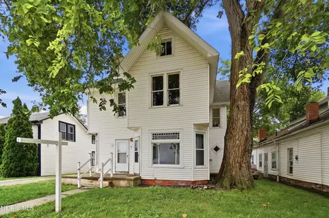 107 S Findlay St, Haskins, OH 43525