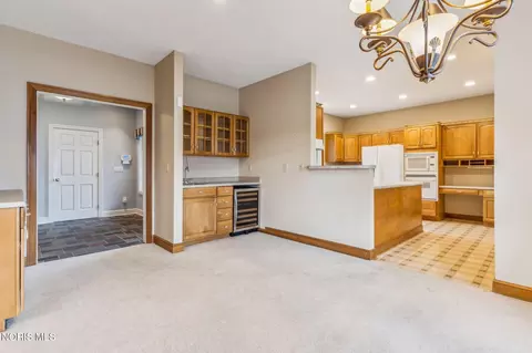 Dining - 803 Union St, Ada, OH 45810 photo 2 of 3