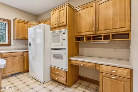 Kitchen - 803 Union St, Ada, OH 45810 photo 2 of 6