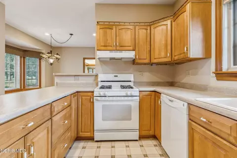 Kitchen - 803 Union St, Ada, OH 45810 photo 5 of 6
