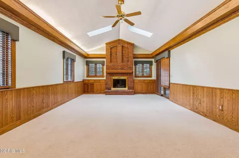 Living - 803 Union St, Ada, OH 45810 photo 1 of 3