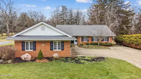 Exterior - 803 Union St, Ada, OH 45810 photo 6 of 17