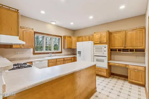 Kitchen - 803 Union St, Ada, OH 45810 photo 6 of 6