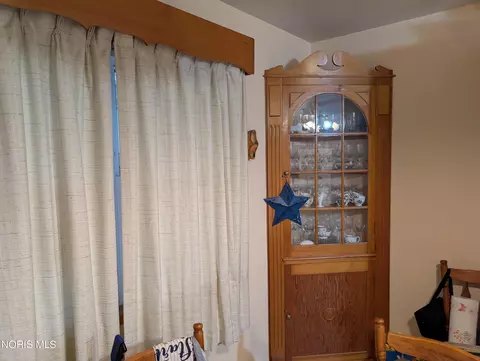 Dining - 404 E Union St, Walbridge, OH 43465 photo 1 of 1