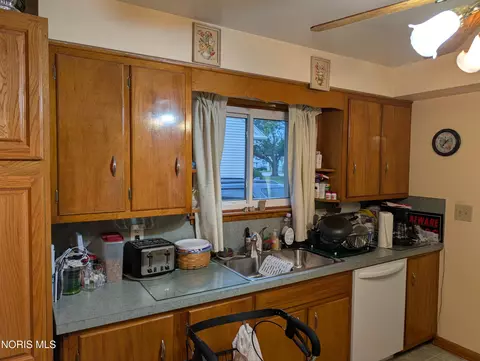 Kitchen - 404 E Union St, Walbridge, OH 43465 photo 2 of 2