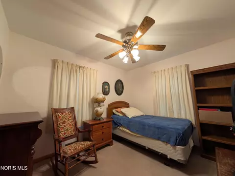 Bedroom - 404 E Union St, Walbridge, OH 43465 photo 4 of 4