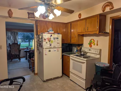 Kitchen - 404 E Union St, Walbridge, OH 43465 photo 1 of 2