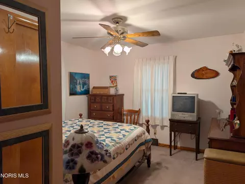 Bedroom - 404 E Union St, Walbridge, OH 43465 photo 1 of 4